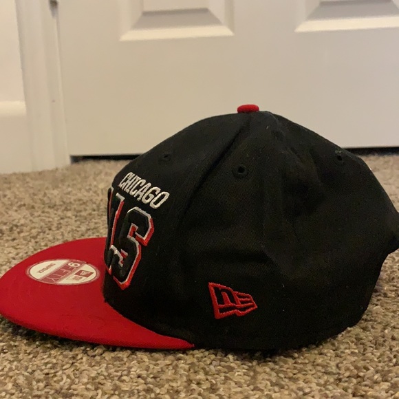 New Era Chicago Bulls SnapBack - Picture 3 of 5